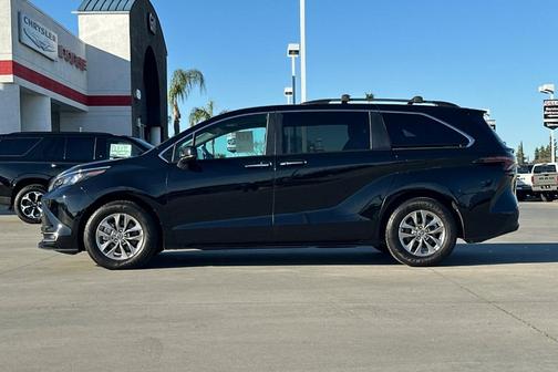 2024 Toyota Sienna XLE