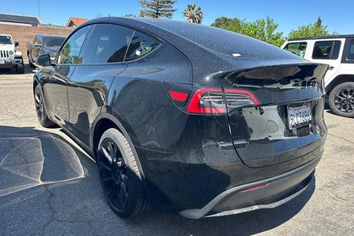 2024 Tesla Model Y Long Range