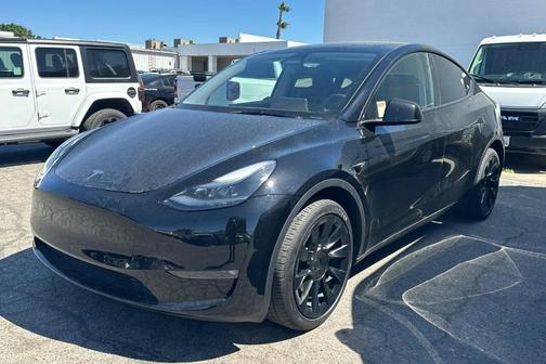 2024 Tesla Model Y Long Range