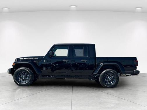 Black Clearcoat 2026 Jeep Gladiator 85th Anniversary Edition