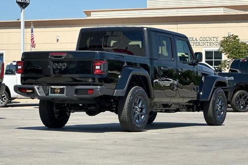 Black Clearcoat 2026 Jeep Gladiator 85th Anniversary Edition