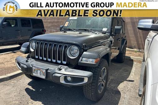 Black Clearcoat 2023 Jeep Wrangler Sahara