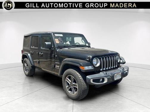 Black Clearcoat 2023 Jeep Wrangler Sahara