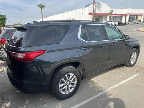 2021 Chevrolet Traverse LT Cloth