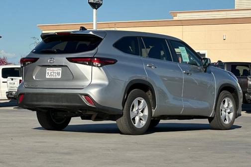 2024 Toyota Highlander LE