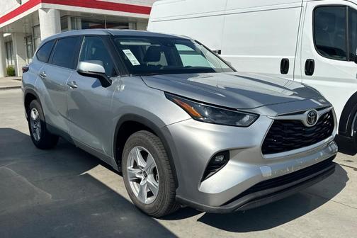 2024 Toyota Highlander LE