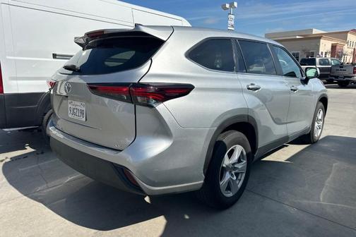 2024 Toyota Highlander LE