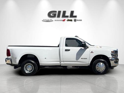 Bright White Clearcoat 2026 RAM 3500 Big Horn