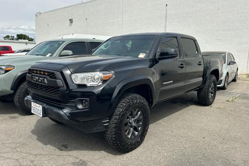 Midnight Black Metallic 2020 Toyota Tacoma SR5