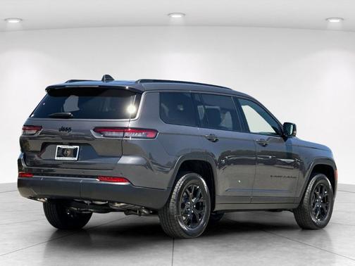 Metallic 2026 Jeep Grand Cherokee L Laredo