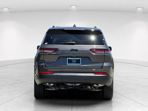 Metallic 2026 Jeep Grand Cherokee L Laredo