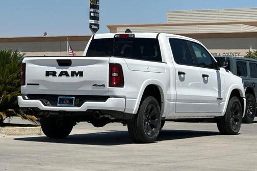 Bright White Clearcoat 2026 RAM 1500 Big Horn/Lone Star