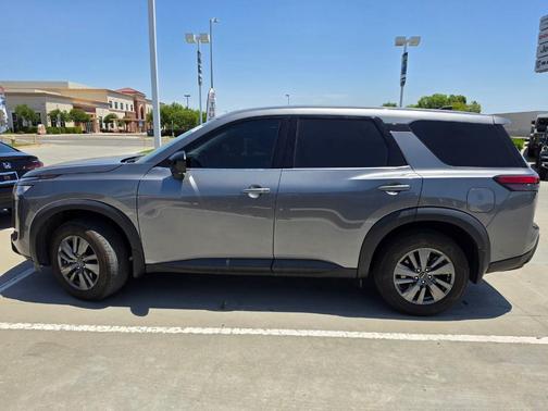 Gun Metallic 2024 Nissan Pathfinder S