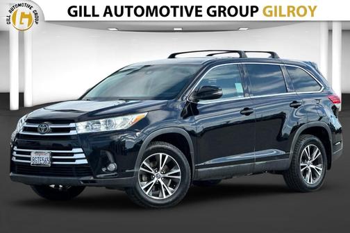 Midnight Black Metallic 2019 Toyota Highlander LE Plus