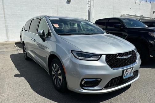 2023 Chrysler Pacifica Hybrid Touring L