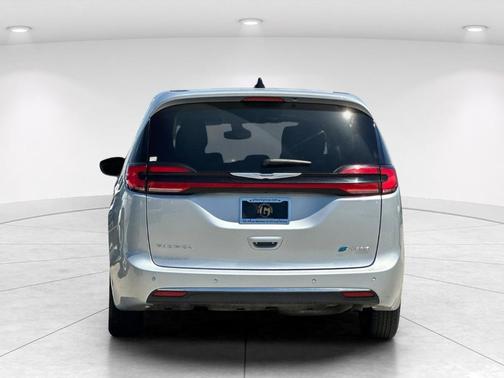 Silver Mist Clearcoat 2023 Chrysler Pacifica Hybrid Touring L
