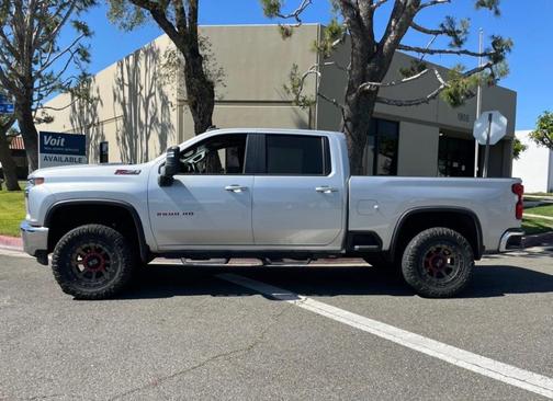 Silver Ice Metallic 2022 Chevrolet Silverado 2500 LT