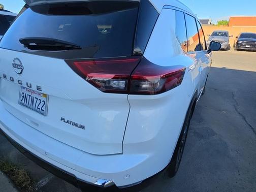 2024 Nissan Rogue Platinum