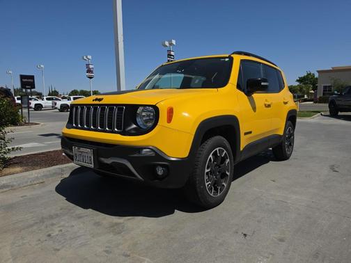 Solar Yellow Clearcoat 2023 Jeep Renegade Latitude