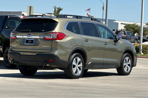 Green Metallic 2025 Subaru Ascent Premium