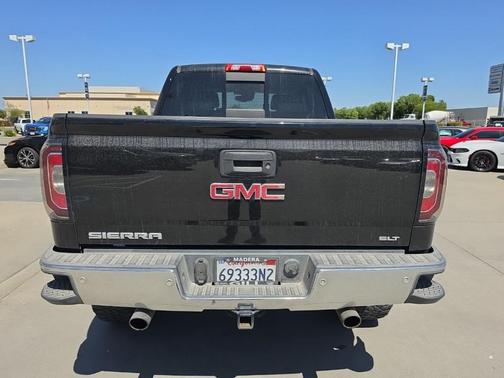 Onyx Black 2018 GMC Sierra 1500 SLT