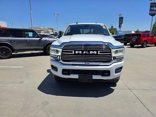 Bright White Clearcoat 2024 RAM 2500 Laramie