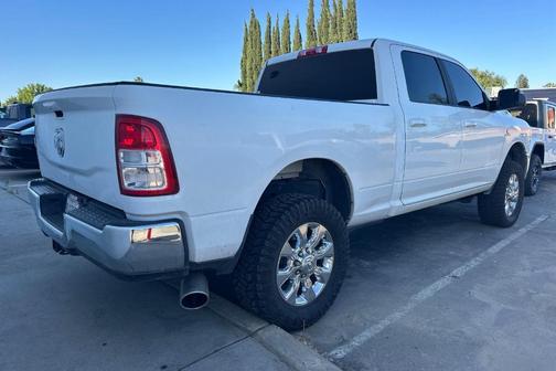Bright White Clearcoat 2022 RAM 2500 Big Horn