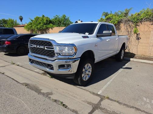 Bright White Clearcoat 2022 RAM 2500 Big Horn