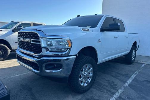 Bright White Clearcoat 2022 RAM 2500 Big Horn
