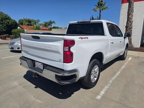 Summit White 2023 Chevrolet Silverado 1500 LT