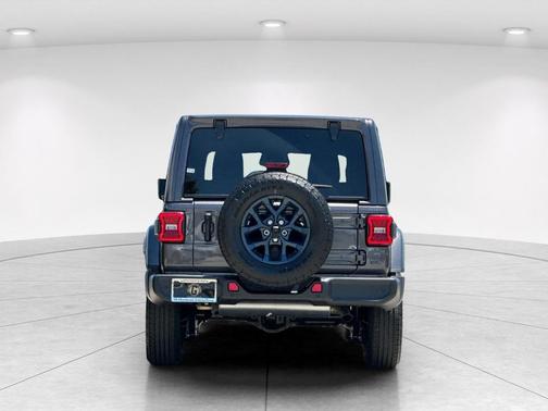 Granite Crystal Clearcoat Metallic 2026 Jeep Wrangler Sport