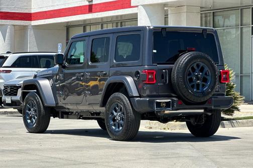 Granite Crystal Clearcoat Metallic 2026 Jeep Wrangler Sport