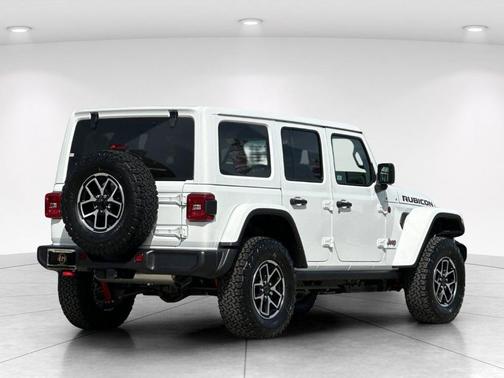 Bright White Clearcoat 2026 Jeep Wrangler Rubicon