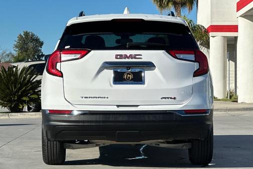 2023 GMC Terrain AT4