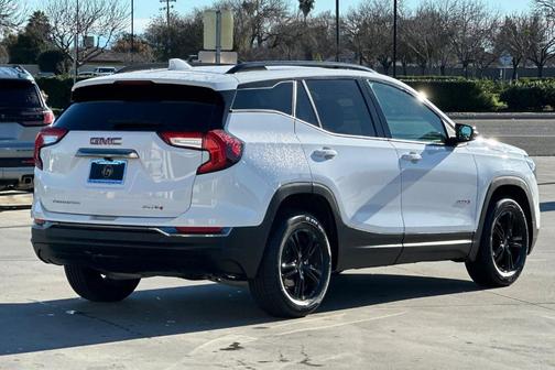 2023 GMC Terrain AT4