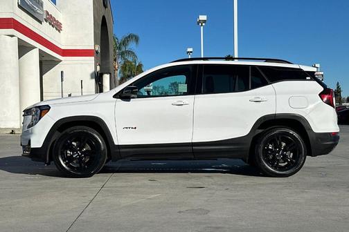 2023 GMC Terrain AT4