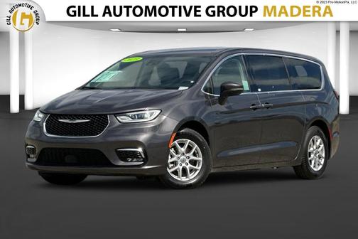 Granite Crystal Clearcoat Metallic 2023 Chrysler Pacifica Touring-L