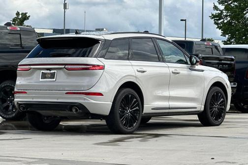 Pearl Metallic 2024 Lincoln Corsair Reserve