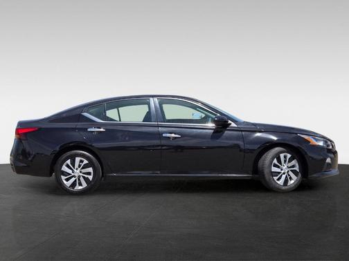 Super Black Clearcoat 2021 Nissan Altima 2.5 S