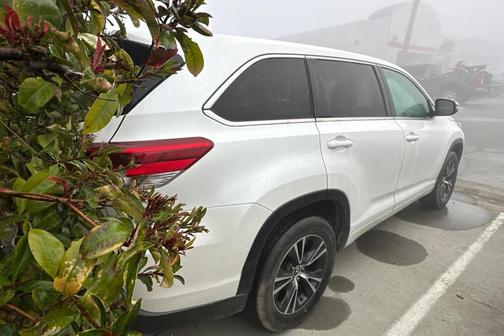 2018 Toyota Highlander LE