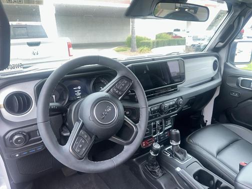 2025 Jeep Wrangler 4xe Sport