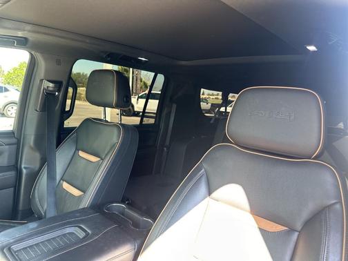 2023 GMC Yukon XL AT4