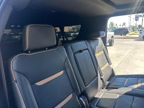 2023 GMC Yukon XL AT4