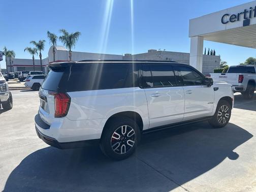 2023 GMC Yukon XL AT4