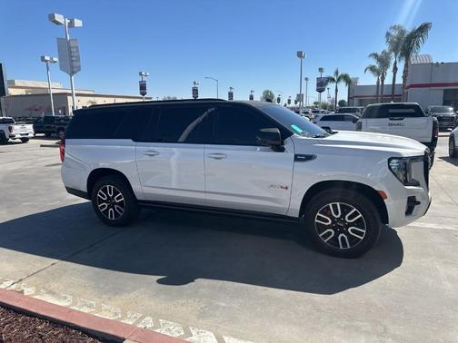 2023 GMC Yukon XL AT4