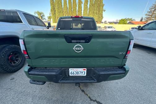 2022 Nissan Frontier SV