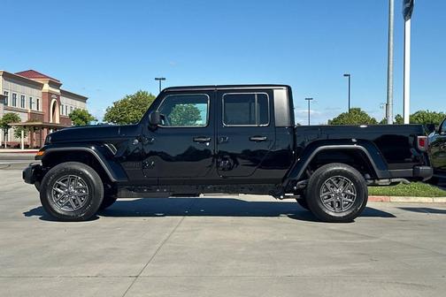Black Clearcoat 2026 Jeep Gladiator Sport