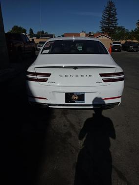Alta White 2023 Genesis G80 2.5T