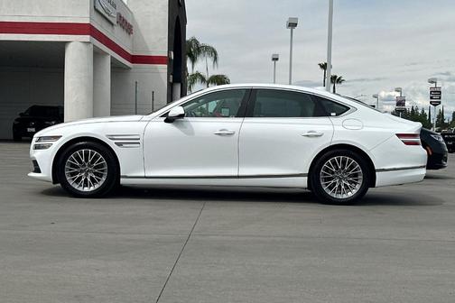 Alta White 2023 Genesis G80 2.5T
