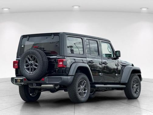 Black Clearcoat 2025 Jeep Wrangler Sport